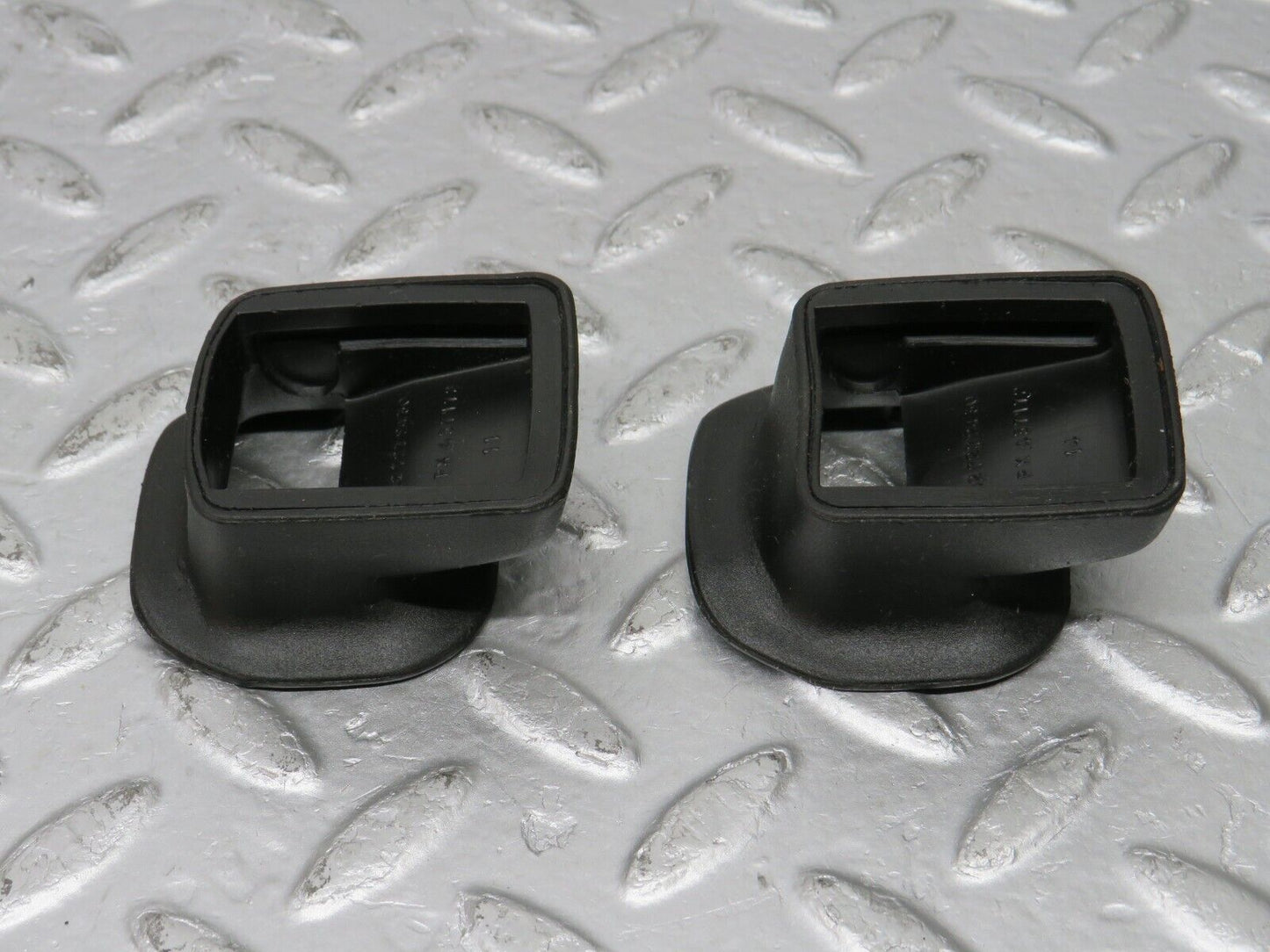 33454 Mercedes-Benz W202 C180 Front Door Check Strap Rubber Seal 2x 2027272430