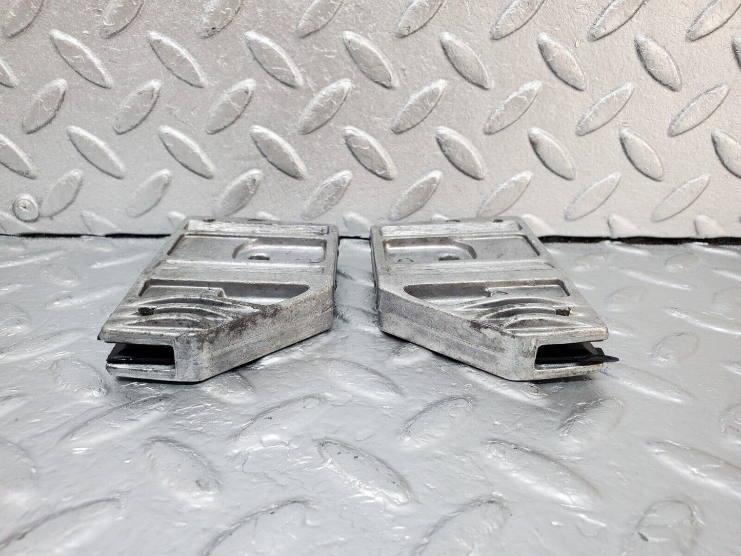 45024 Mercedes-Benz R129 300SL Coupe Door Window Guide Bracket 1247250132 1247250232