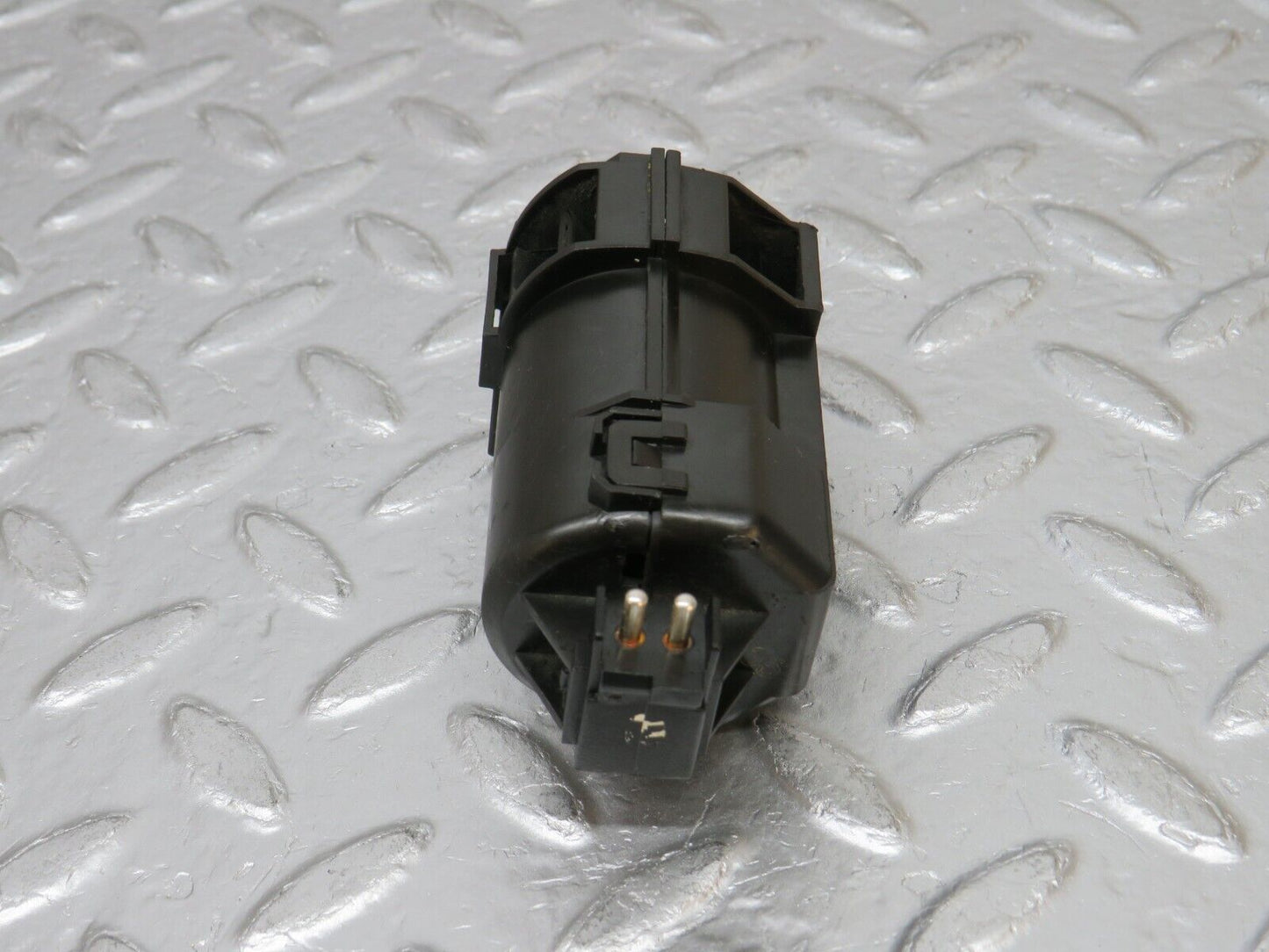 32408 Mercedes-Benz S124 300TE Wagon Temperature Sensor