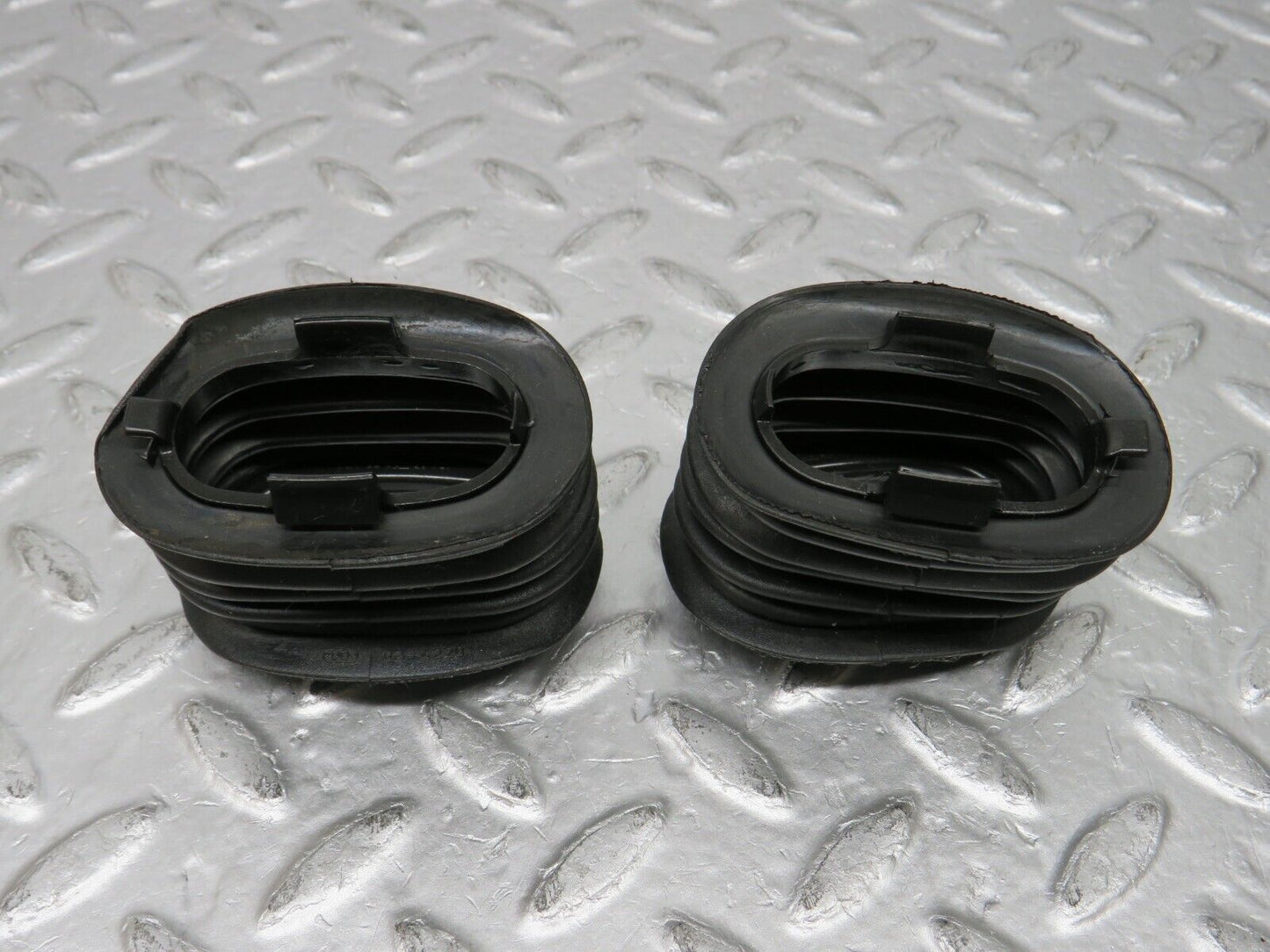 32615 Mercedes-Benz S124 300TE Front Door Wire Protector Rubber 1248210197