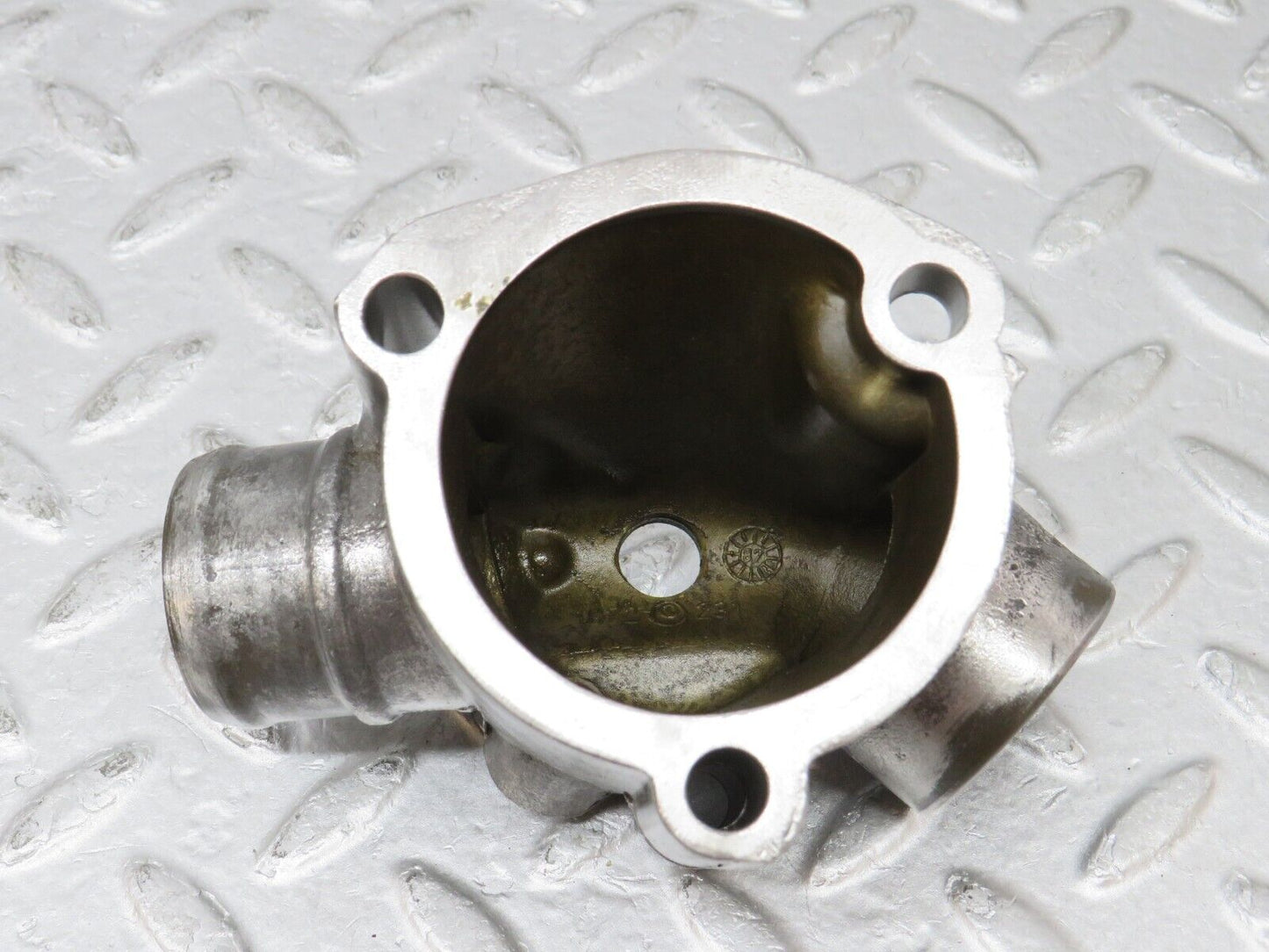 36258 Mercedes-Benz W126 420SE Water Pipe Socket