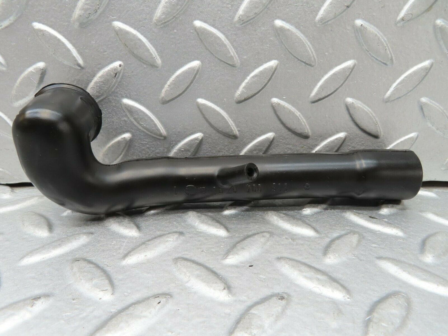 15686 Mercedes-Benz R107 450SL Crankcase Breather Hose 1160940791
