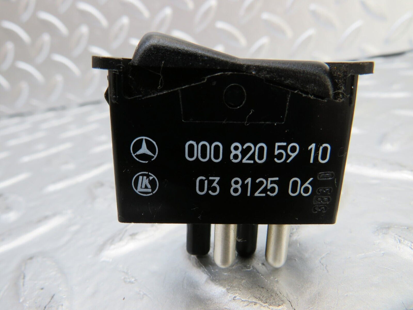 25521 Mercedes-Benz W123 200 Interior Light Switch 0008205910