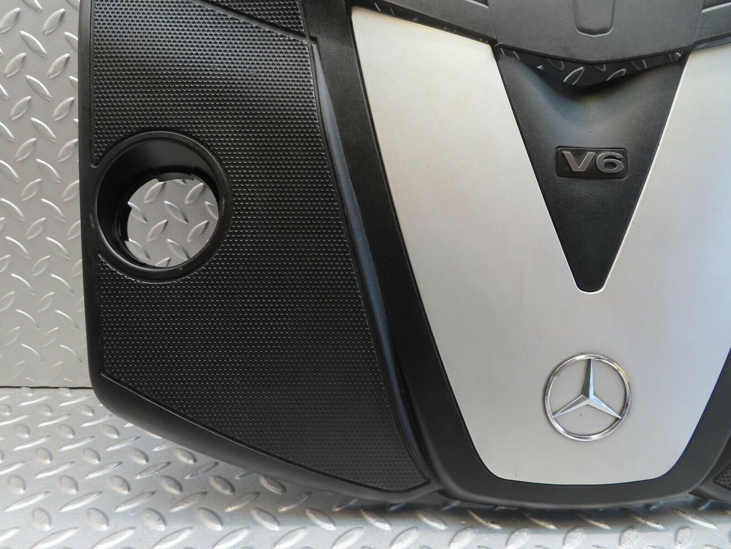 11297 Mercedes-Benz W221 S320 Engine Cover 6420100167