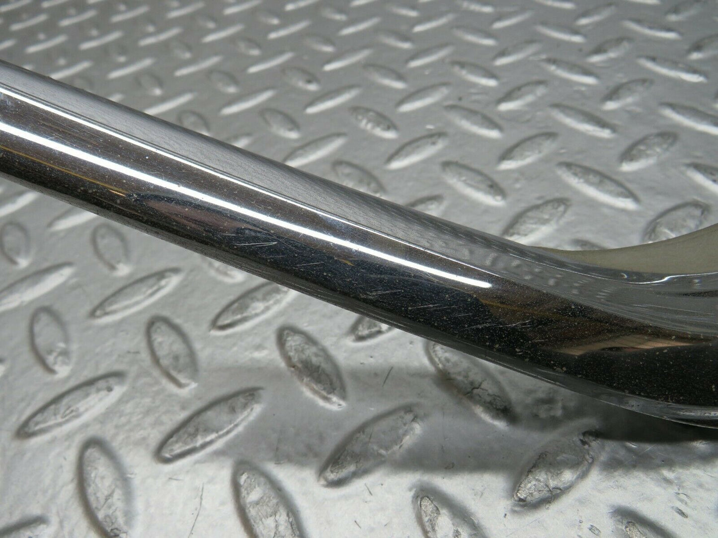 22732 Mercedes-Benz C107 450SLC Coupe Rear Window Trim Right 1076980289