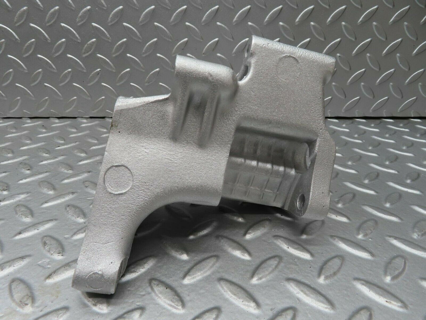 15605 Mercedes-Benz R107 450SL Alternator Generator Bracket 1161551135