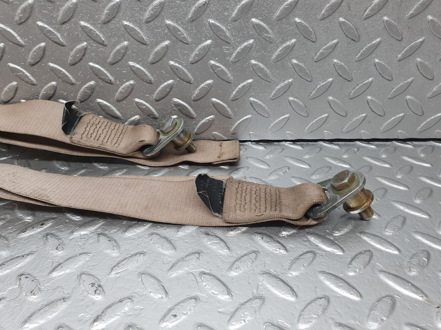 42609 Mercedes-Benz R129 320SL Coupe Rear Seat Belt With Buckles 1298600085 1298600369