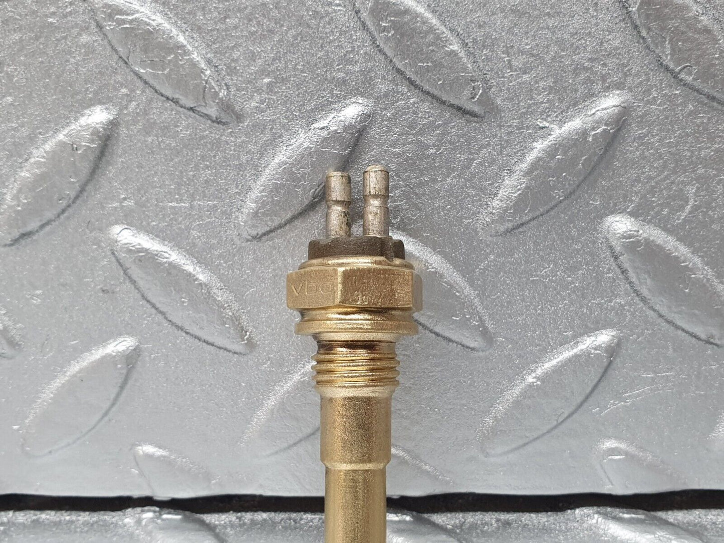 41336 Mercedes-Benz C107 R107 Coupe Coolant Temperature Sensor VDO
