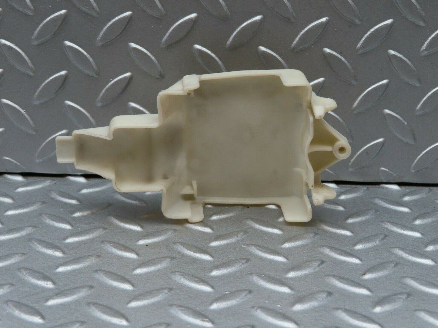 5319 Mercedes-Benz W124 230E Rear  Door Lock Vacuum Actuator Cover  1248050590