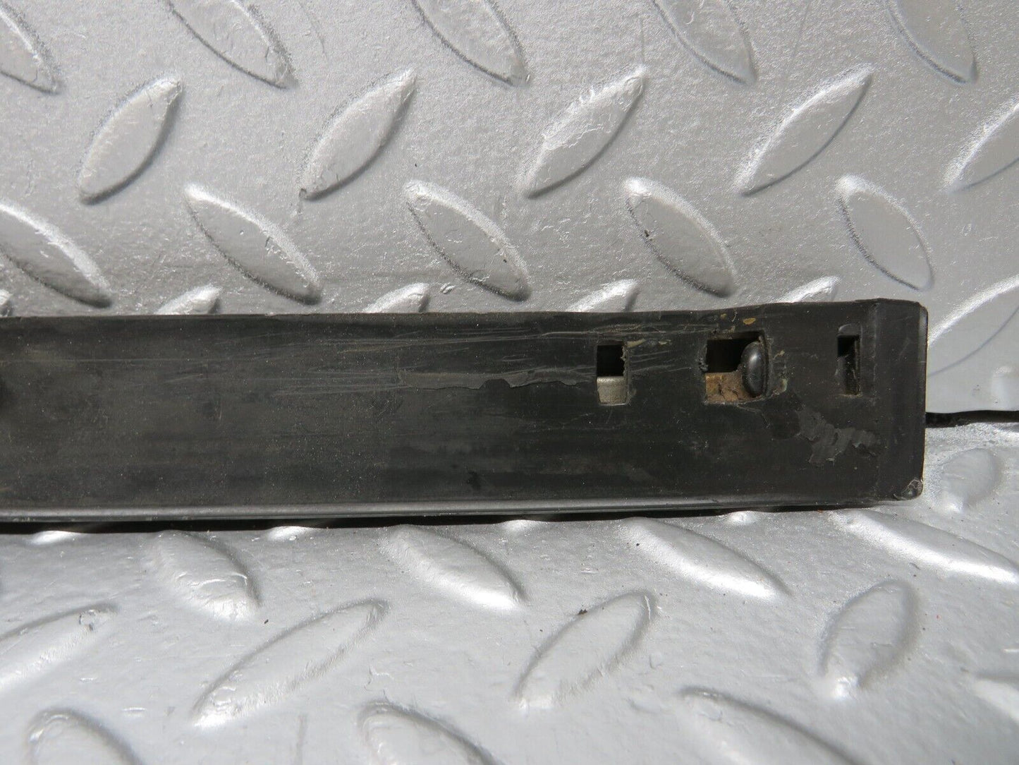 40128 Mercedes-Benz R107 350SL Coupe Left Door Centre Moulding Trim
