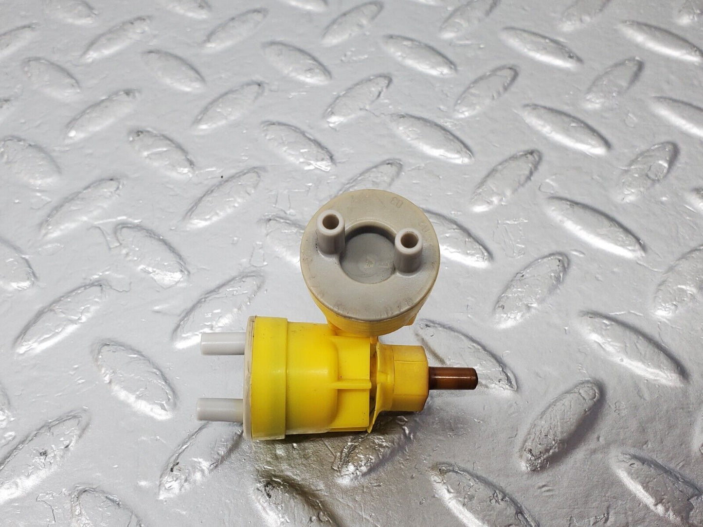 45594 Mercedes-Benz W126 420SE Vacuum Check Valve 2x 1268000078