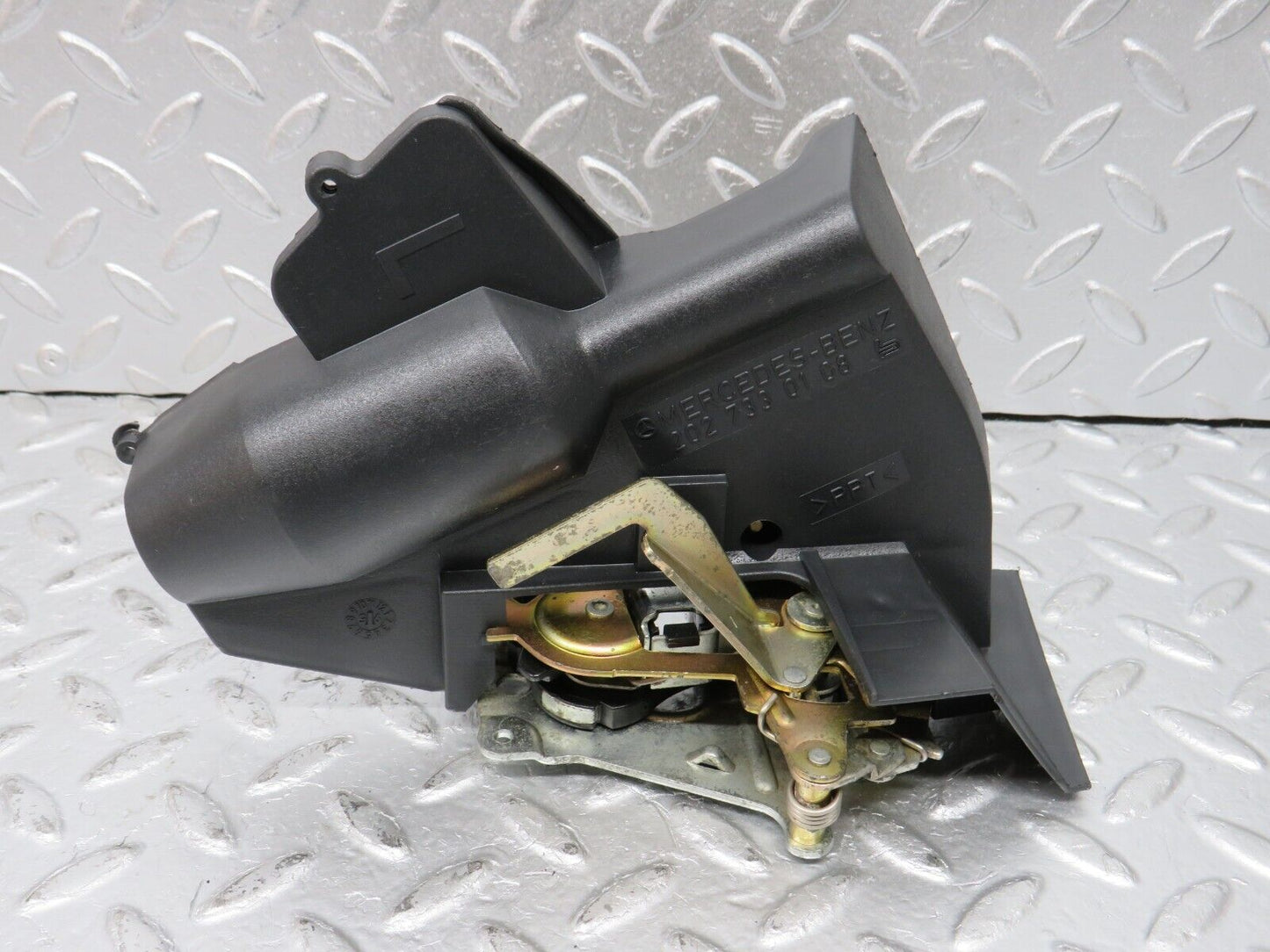 33408 Mercedes-Benz W202 C180 Rear Left Door Lock Mechanism 2027300535