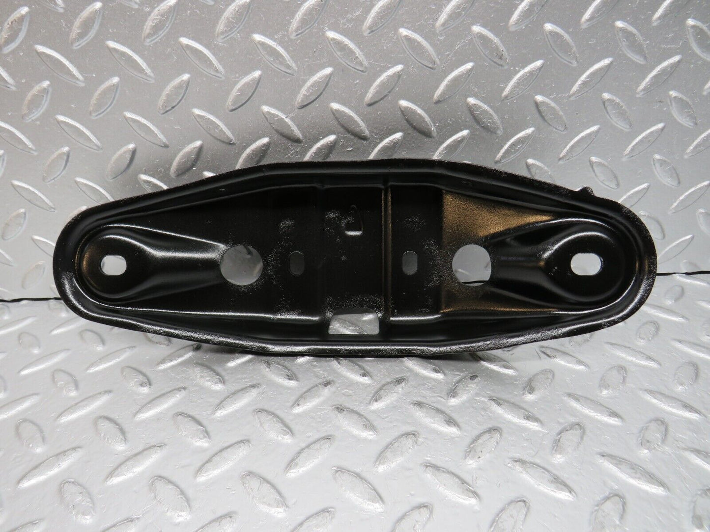 31672 Mercedes-Benz W201 190LE 1.8L Gearbox Mount Bracket