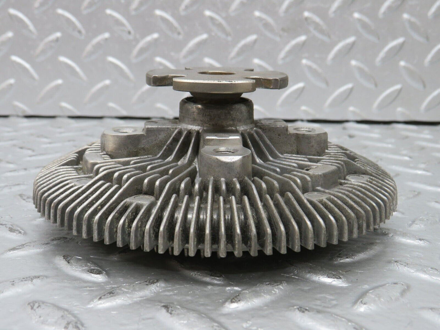 32889 Mercedes-Benz W123 300D Engine Cooling Fan Clutch Behr
