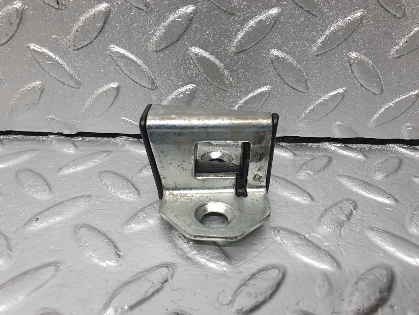 41952 Mercedes-Benz W202 C200 Door Lock Latch