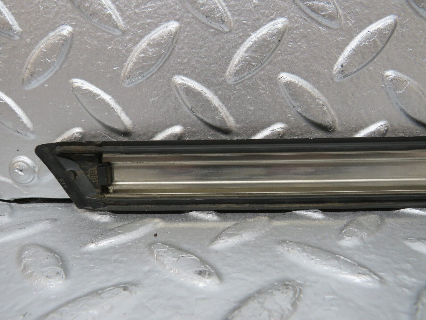 30790 Mercedes-Benz W201 190E 2.0L Rear Right Fender Wing Centre Moulding Trim