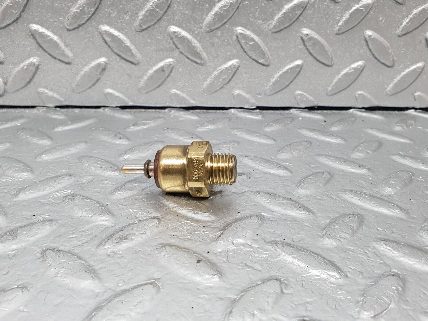 43571 Mercedes-Benz C126 380SEC Coupe Temperature Sensor 0065451424