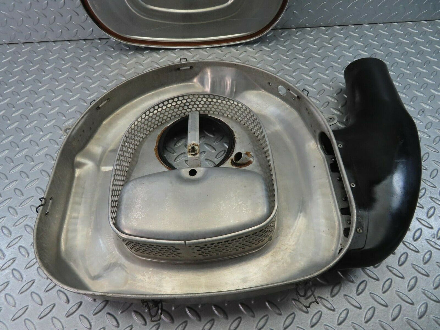 8628 Mercedes-Benz W126 Aluminium Air Filter Box Housing 0140948202