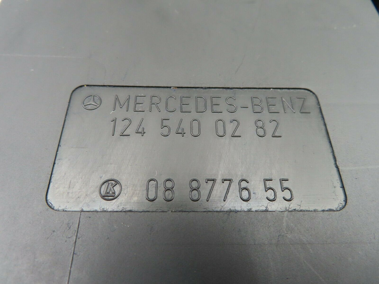 6521 Mercedes-Benz S124 E220 Wagon Fuse Box Lid Cover Panel 1245400282