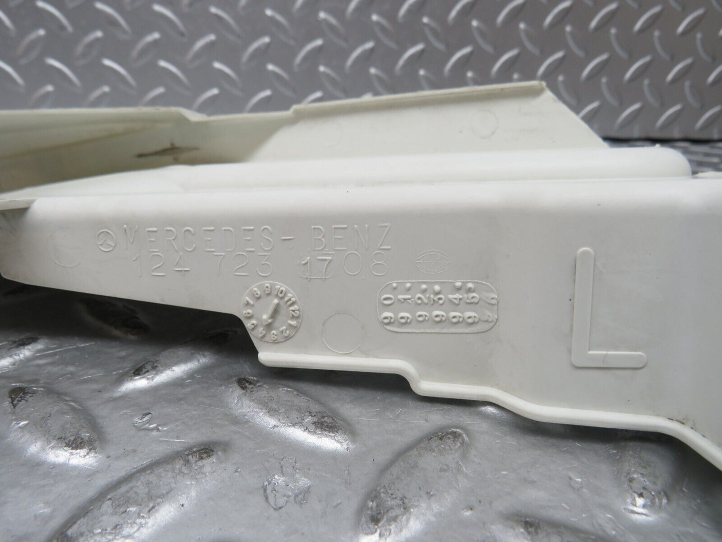 27507 Mercedes-Benz S124 300TE Fr. Door Lock Cover Pair 1247231808 1247231708