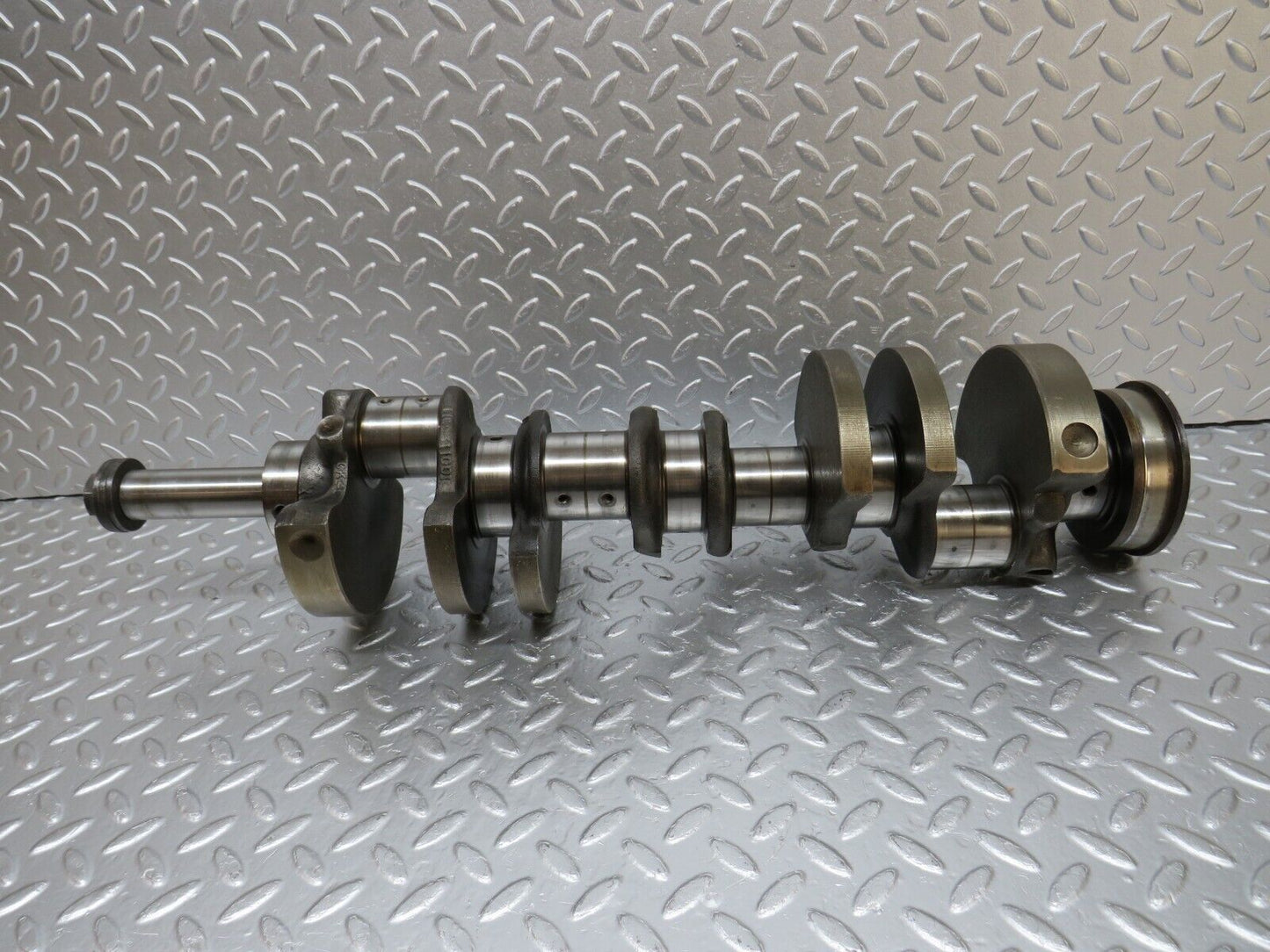 33047 Mercedes-Benz C107 R107 350 V8 Crankshaft 1160311001