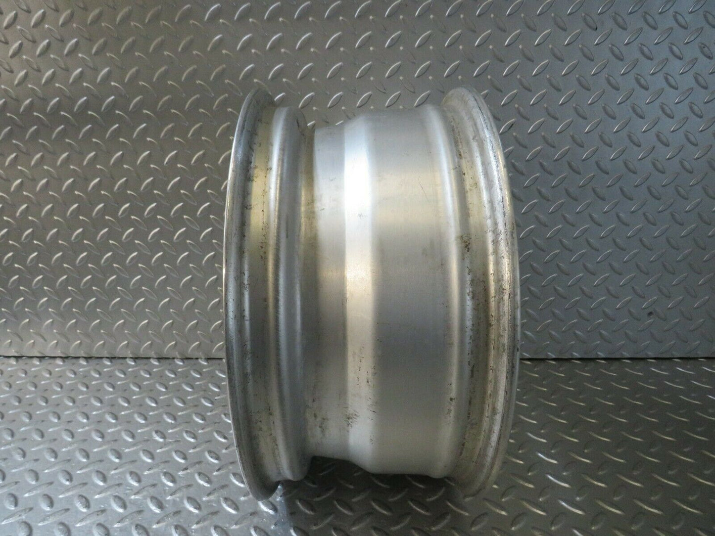 22843 Mercedes-Benz S123 280TE Alloy Wheel 7Jx15H2 ET37 1704010002