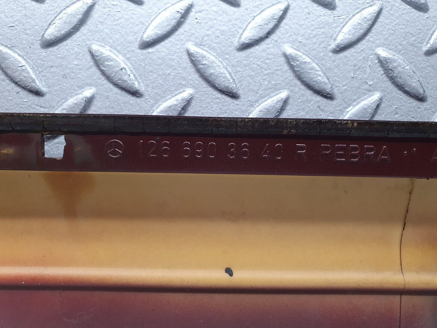 40939 Mercedes-Benz W126 300SE Front Right Fender Wing Moulding Trim 1266903640