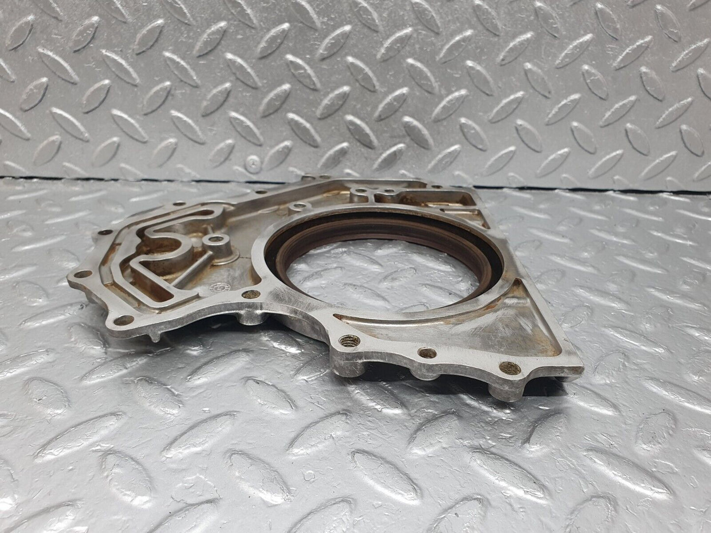 43599 Mercedes-Benz C126 380SEC Coupe Crankshaft Rear Sealing Cover 1170110008