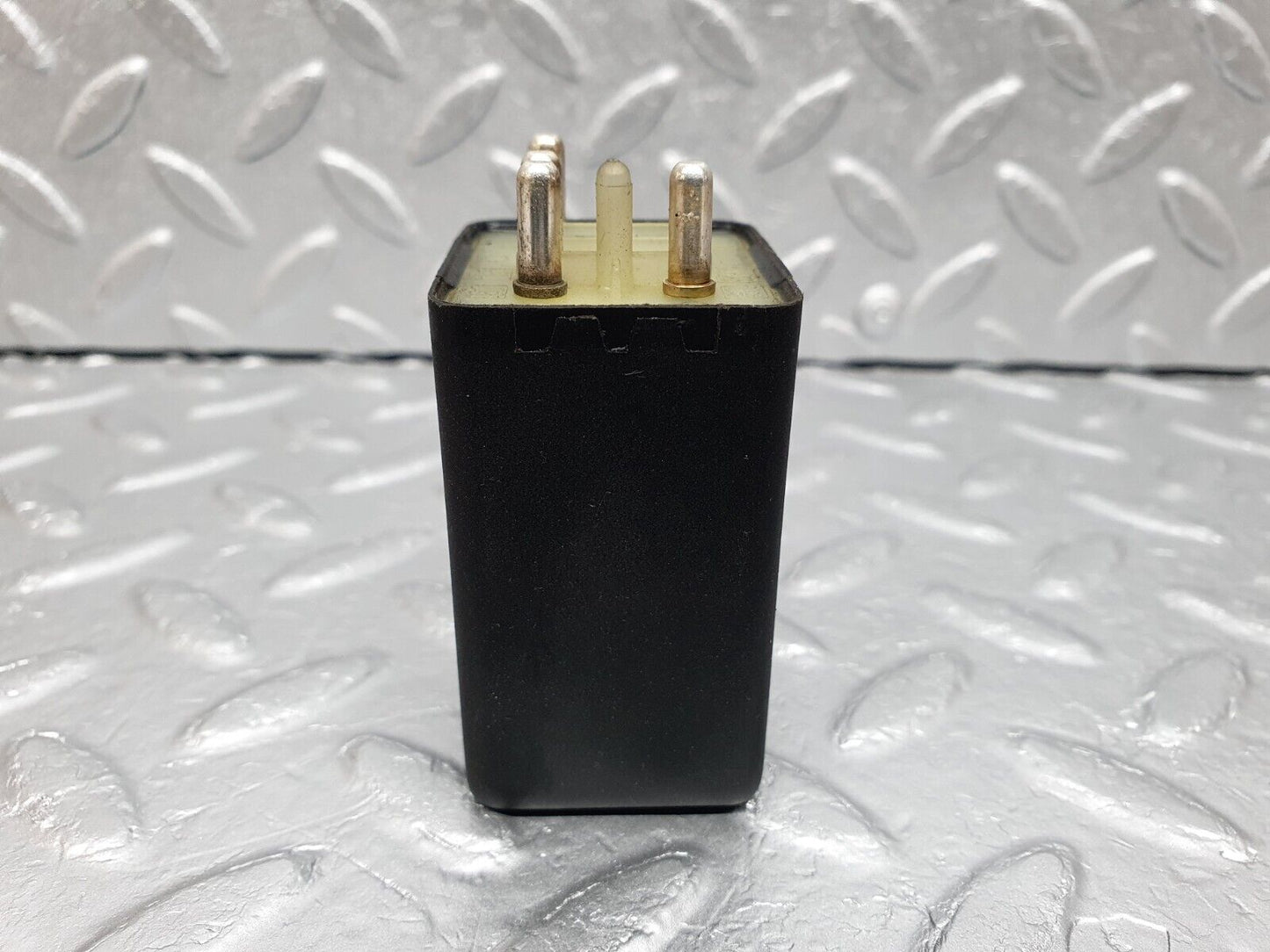 41639 Mercedes-Benz W124 200E Multi Purpose Relay 0015457305