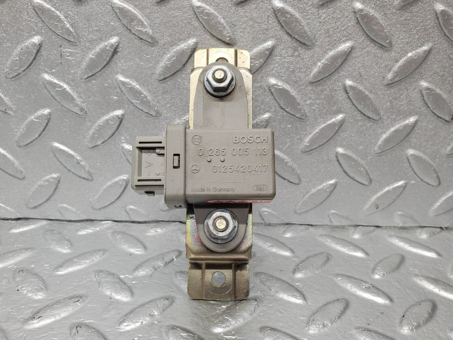 46787 Mercedes-Benz R129 320SL Coupe ESP Turn Rate Sensor 0125420417 0265005113
