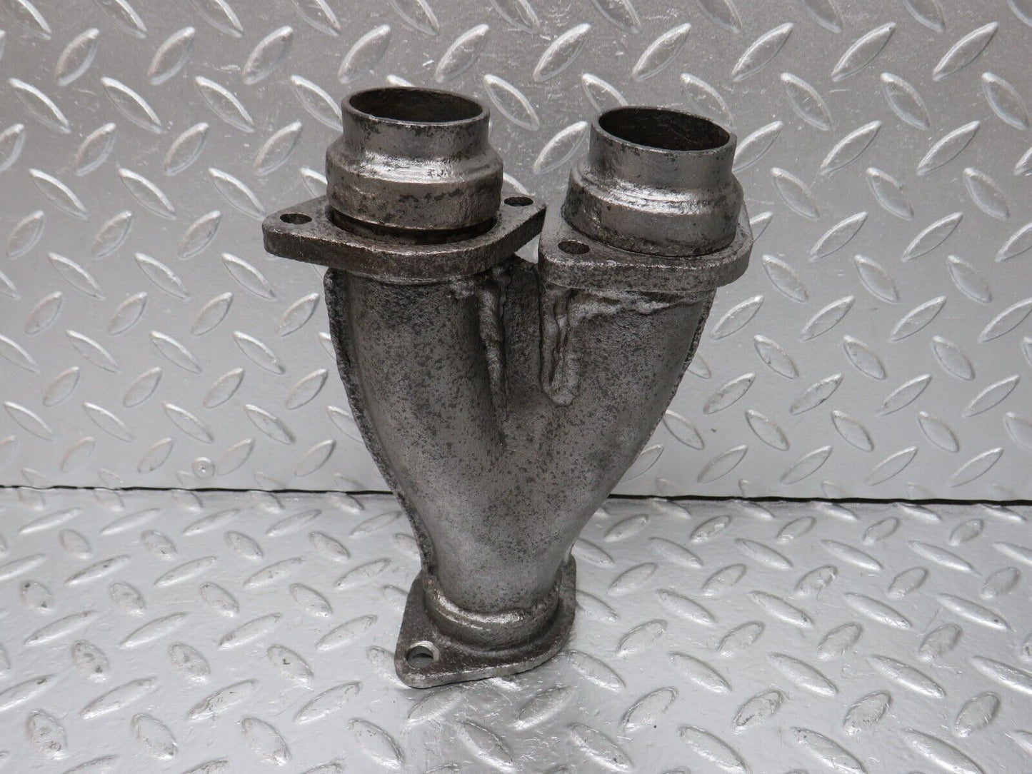 33053 Mercedes-Benz W123 280E M110 Exhaust Pipe Connector