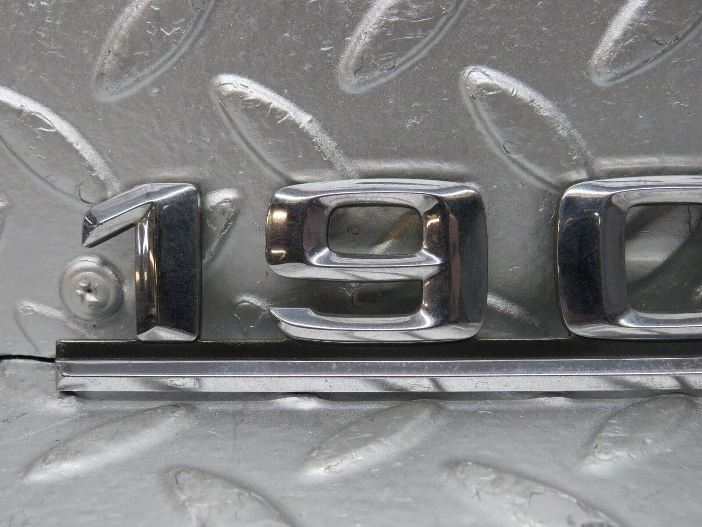 31815 Mercedes-Benz W201 190LE 1.8L 190E Trunk Badge Emblem 2018172015