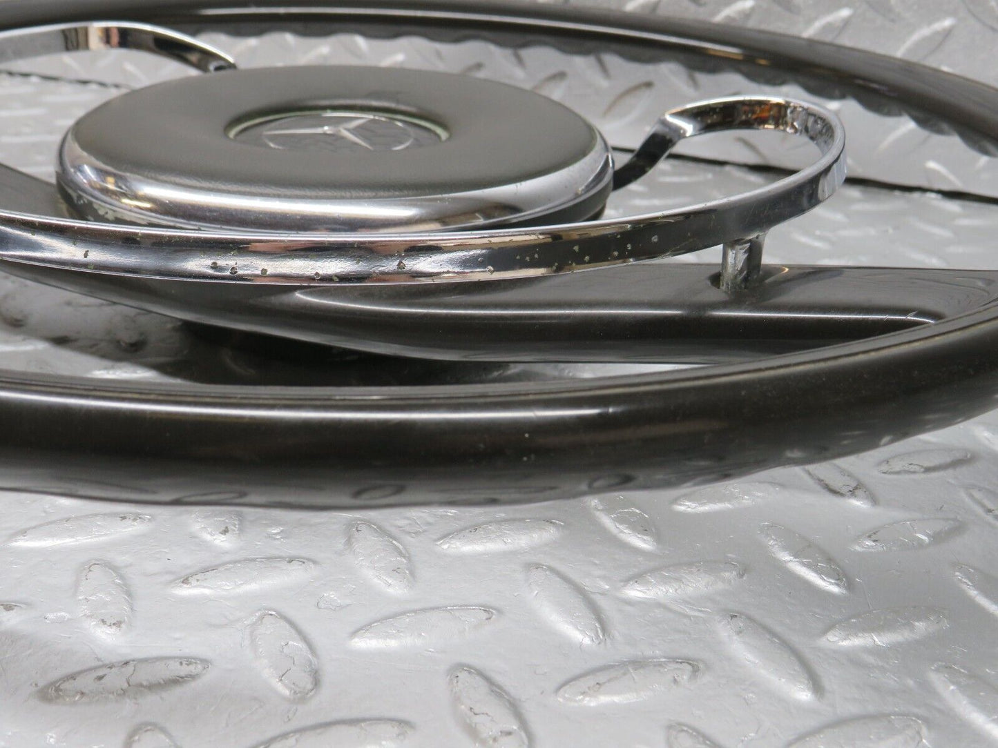 40292 Mercedes-Benz W110 230 Steering Wheel