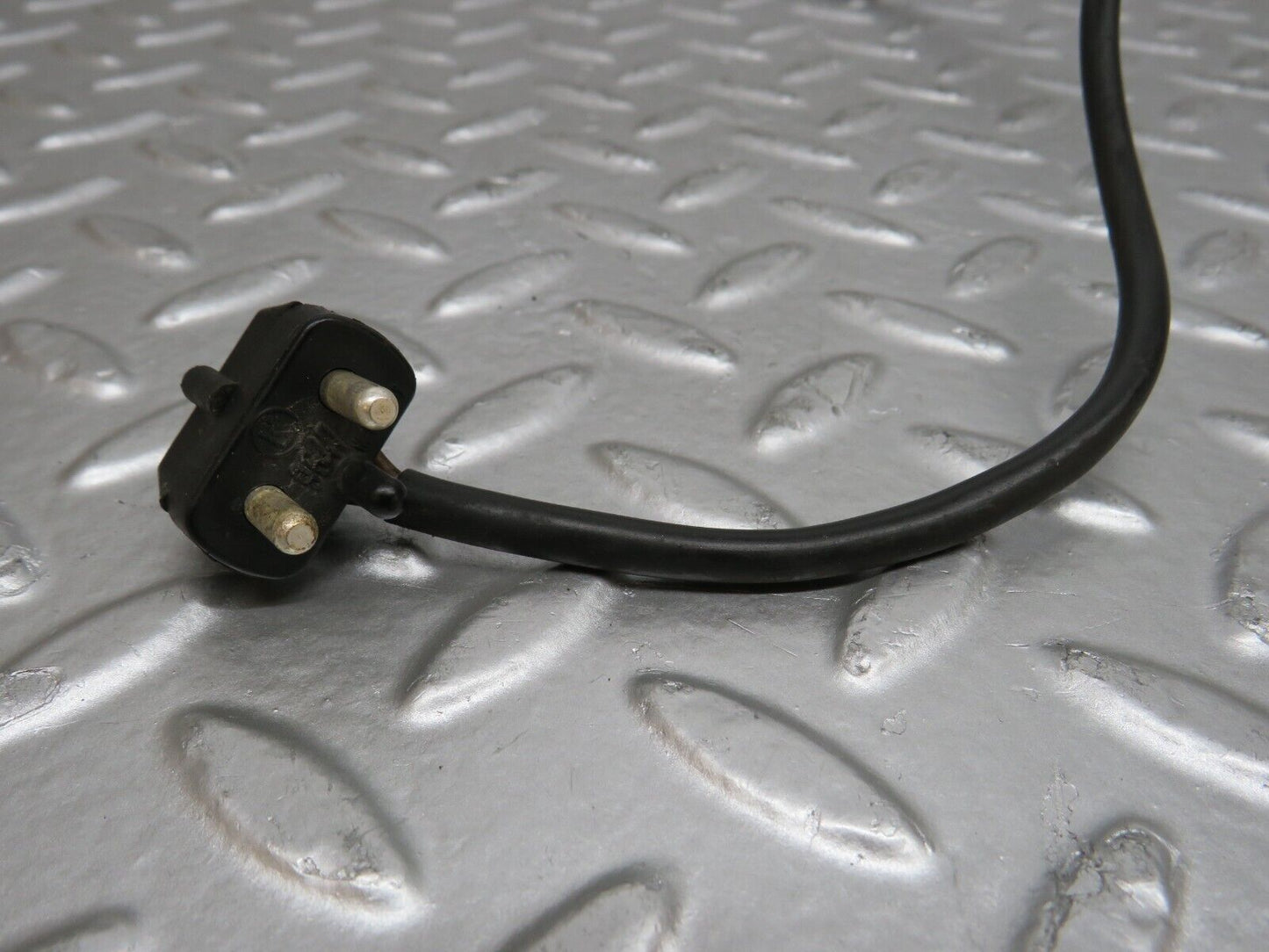 29593 Mercedes-Benz W124 230E Front Wing Indicator Cable Wire 1249971881