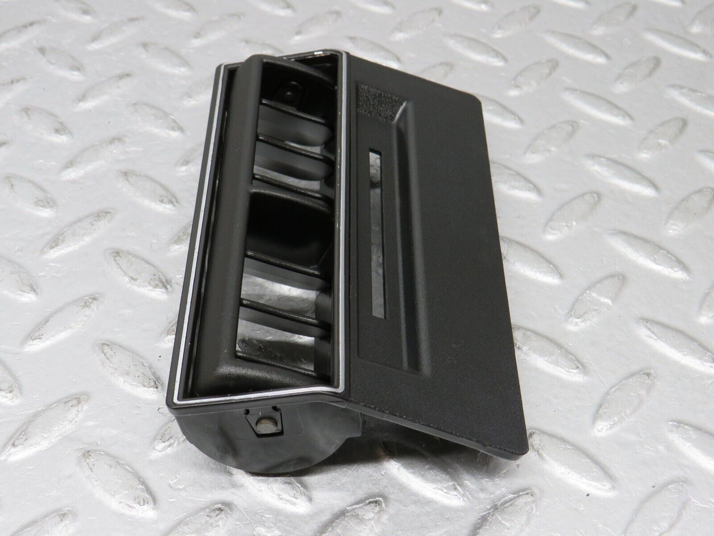 36187 Mercedes-Benz W126 420SE Centre Console Air Vent 1268300013
