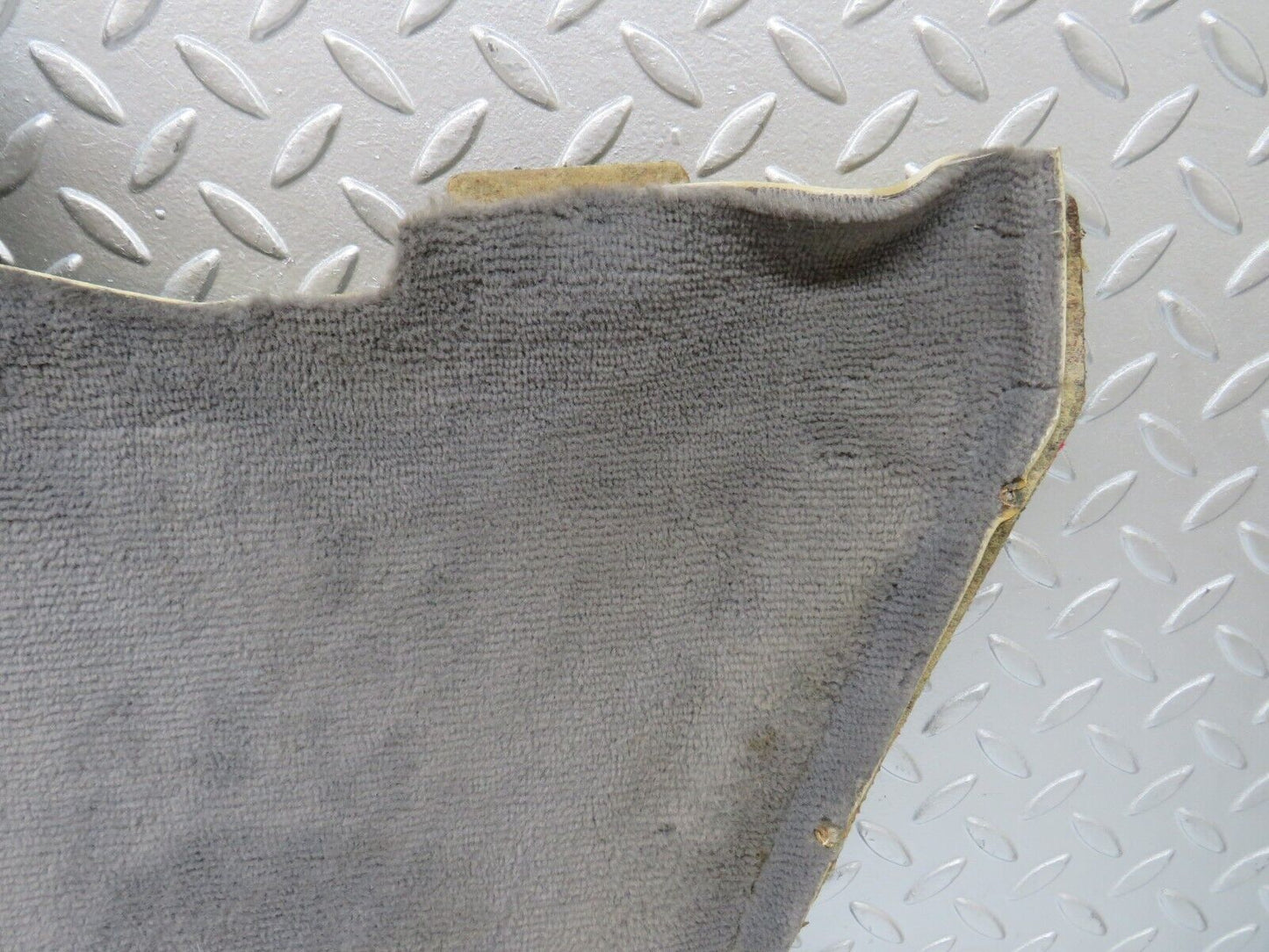 32347 Mercedes-Benz S124 300TE Wagon Centre Console Carpet Right Side Grey