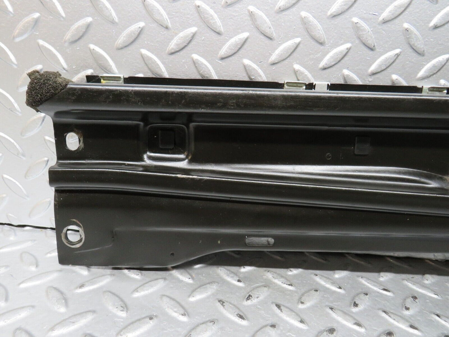 28990 Mercedes-Benz C124 320CE Coupe Rear Window Channel Support Left Side