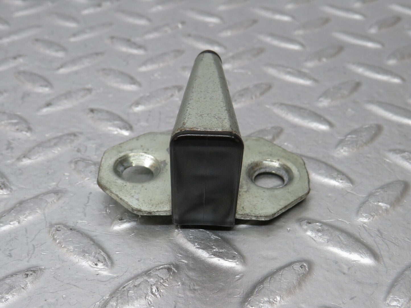 34890 Mercedes-Benz W210 320E Door Lock Latch
