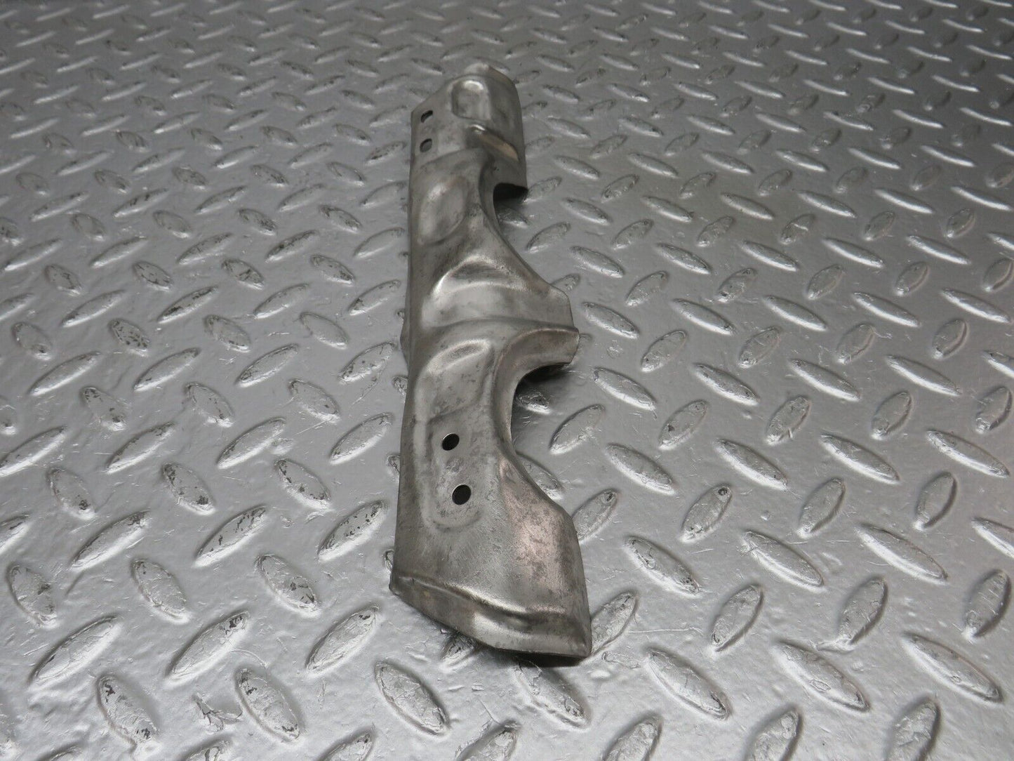 33120 Mercedes-Benz W126 380 V8 M116 Exhaust Manifold Heat Shield