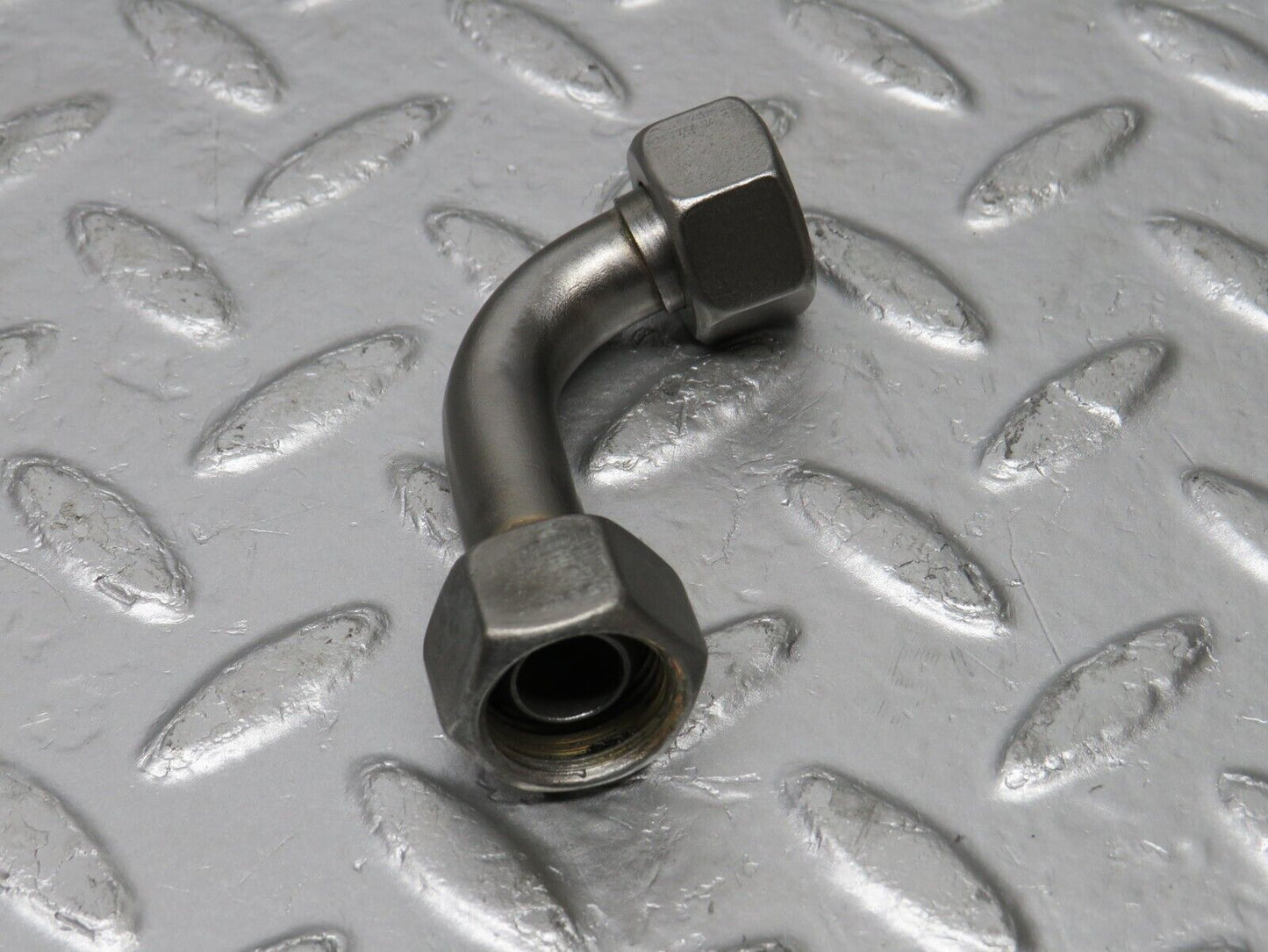 32966 Mercedes-Benz C107 R107 450 V8 Fuel Hose Pipe