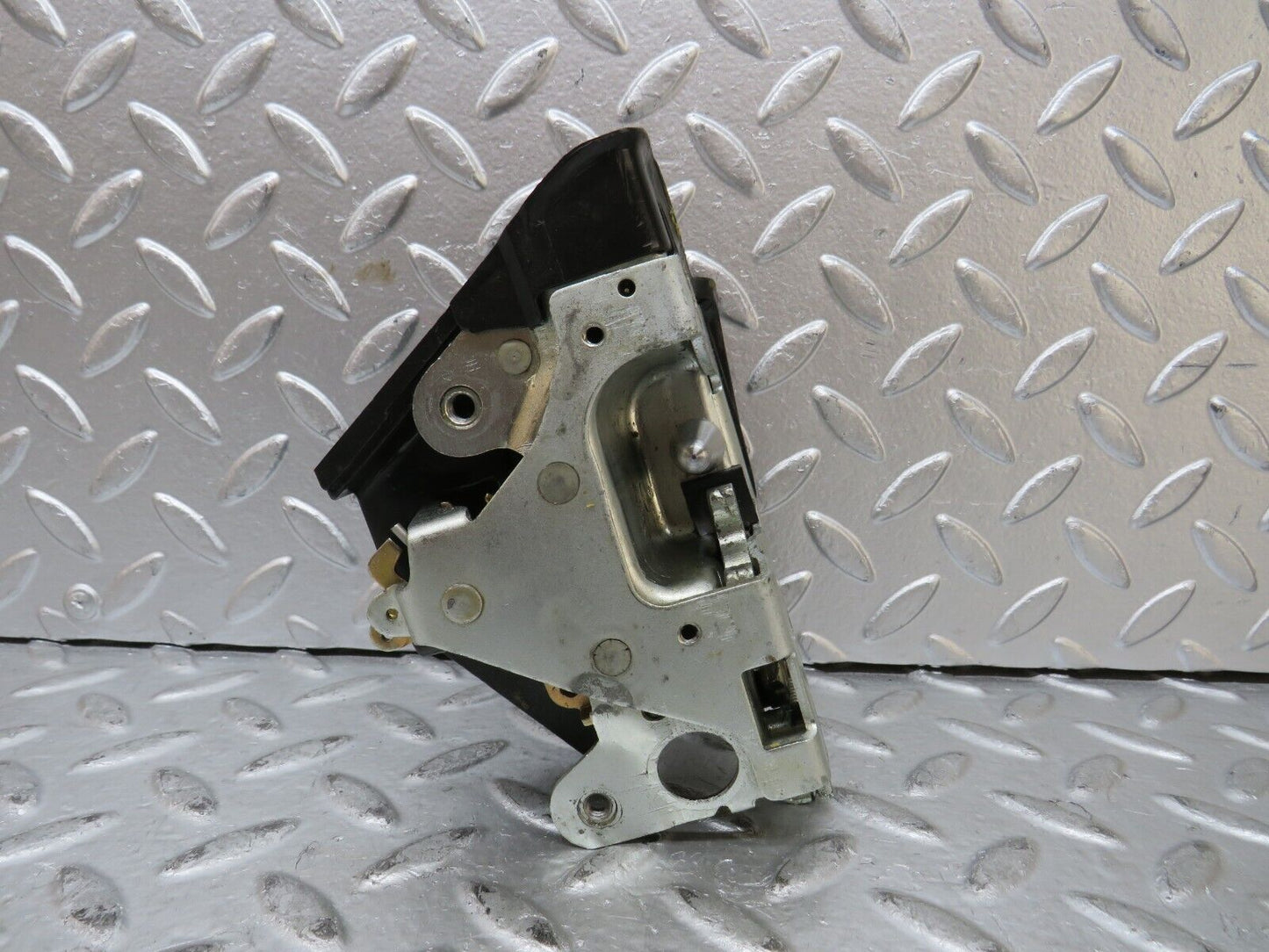 27403 Mercedes-Benz W123 280E Rear Right Door Lock Mechanism 1237230208