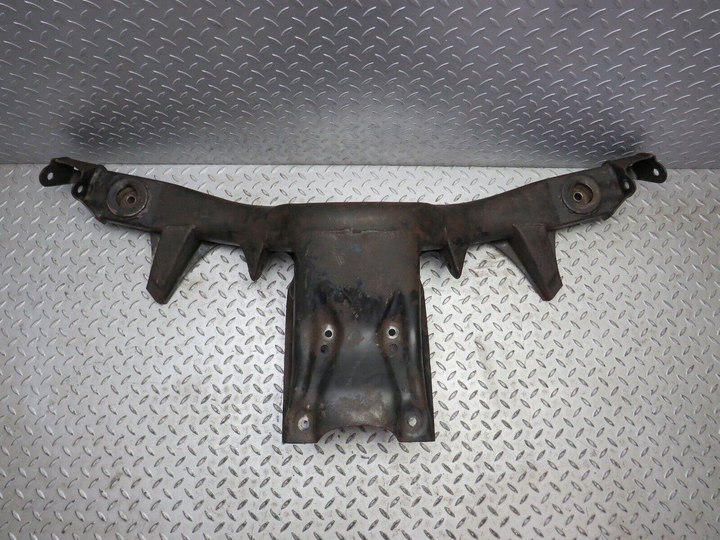 39968 Mercedes-Benz R107 350SL Rear Subframe Axle Carrier