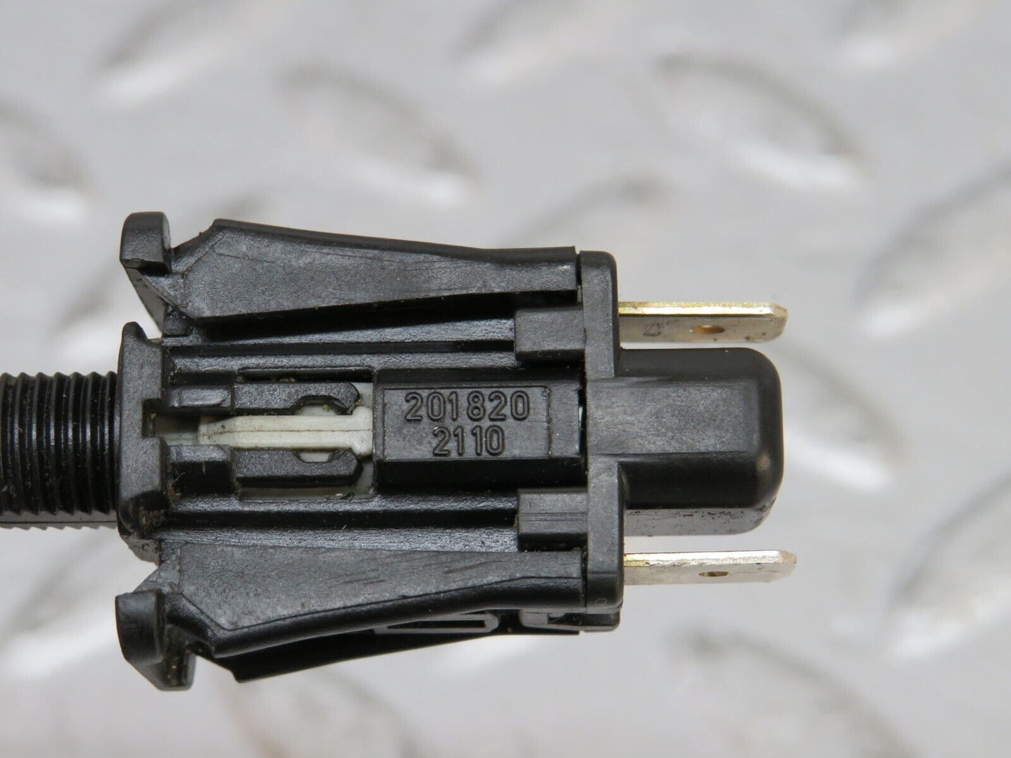 33323 Mercedes-Benz W202 C180 Door Contact Switch 2018202120