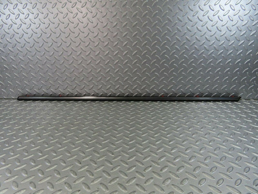 10257 Mercedes-Benz W123 Front Left Door Centre Moulding Trim