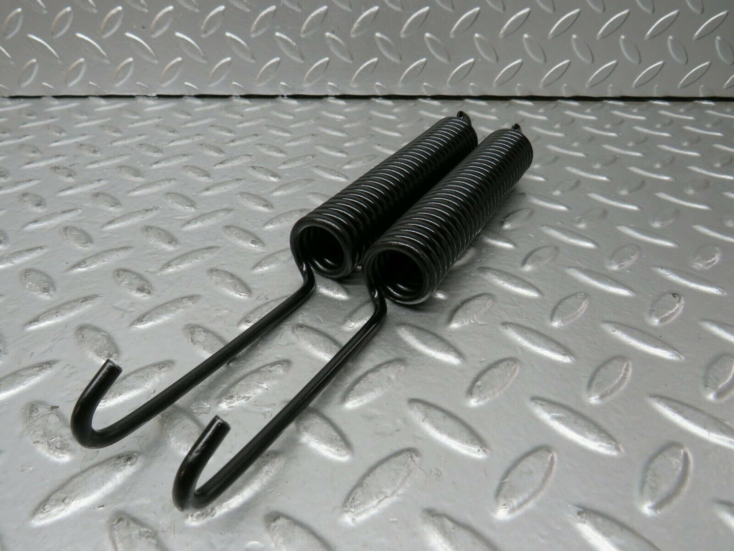 23836 Mercedes-Benz C107 450SLC Coupe Bonnet Hinge Spring Pair