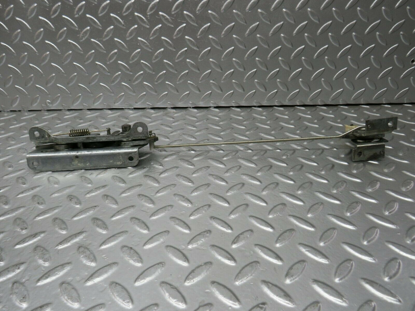 24263 Mercedes-Benz S124 220TE Wagon Rear Seat Bench Locking Mechanism Right