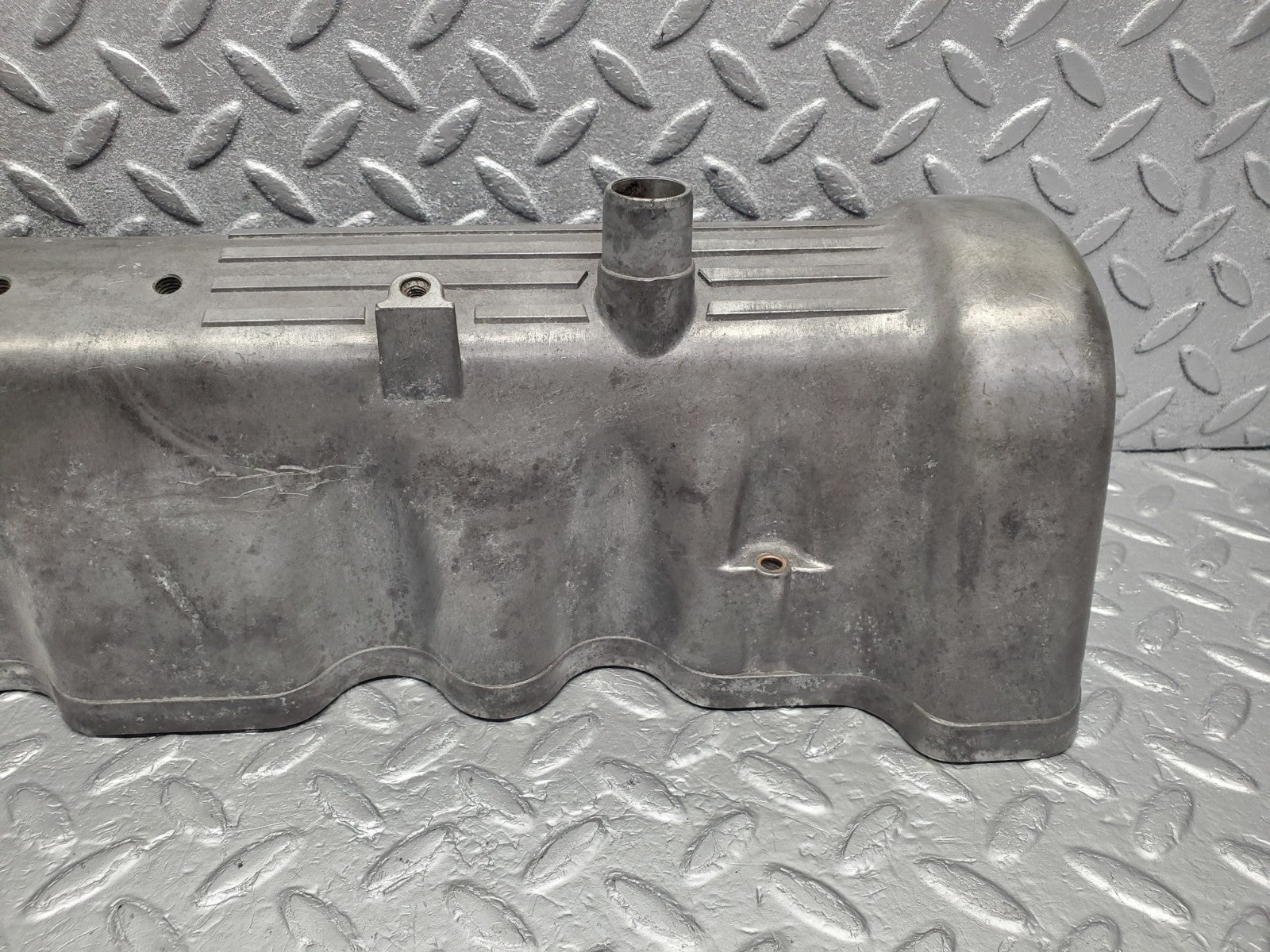 W126 Coupe cylinder head valve cover left used OEM