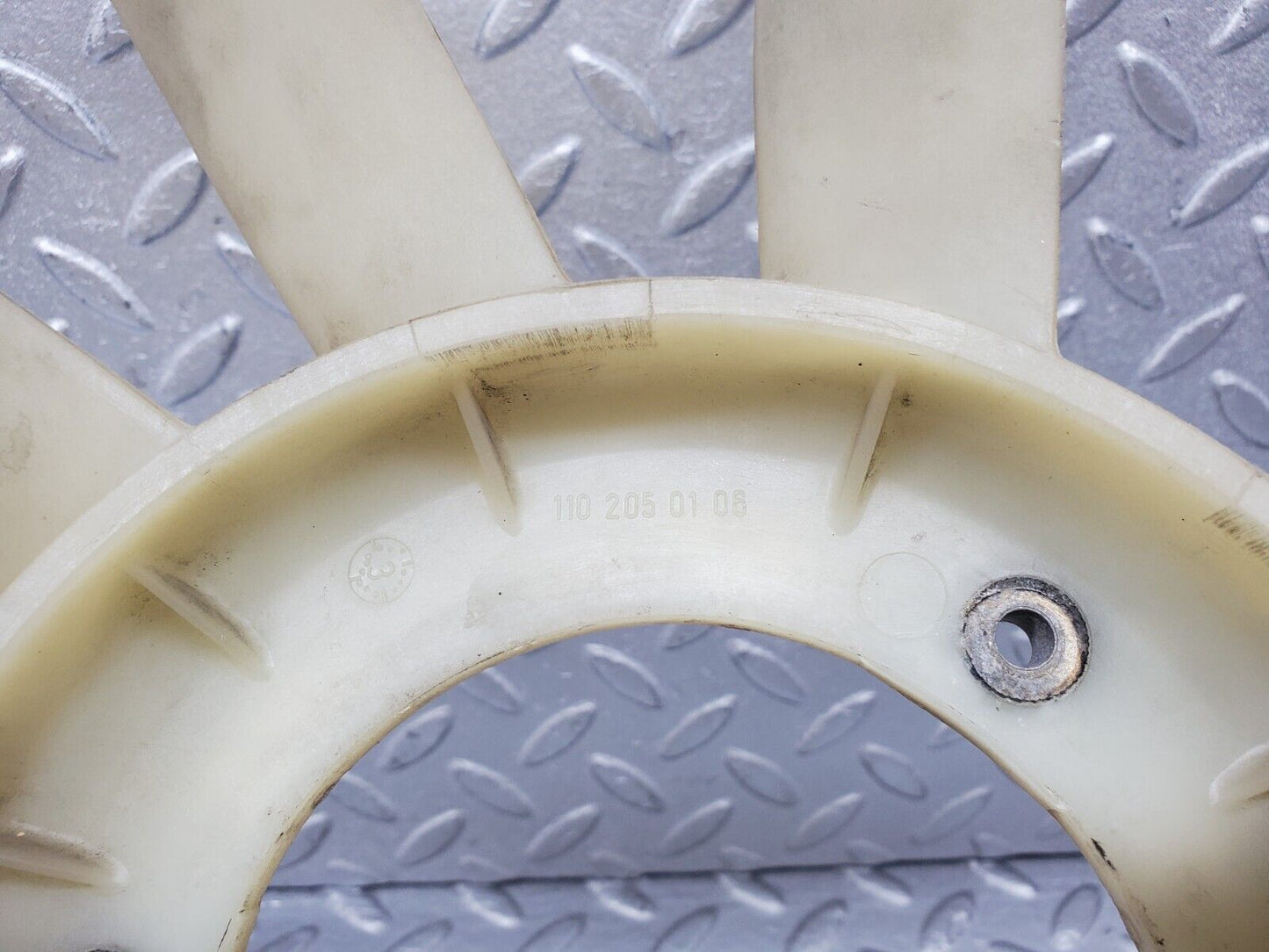 45470 Mercedes-Benz 280E M110.988 Engine Cooling Fan 1102050106