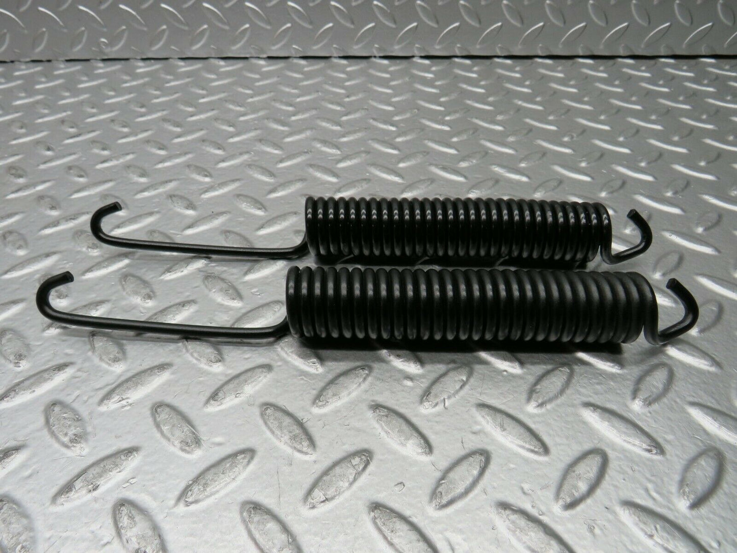 22905 Mercedes-Benz C107 450SLC Coupe Bonnet Hinge Spring Pair