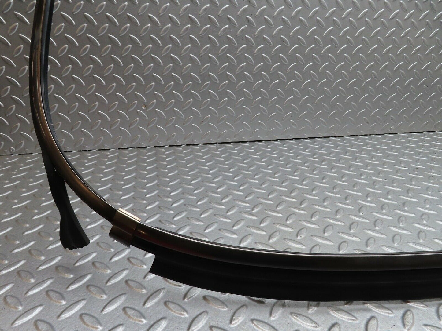 19731 Mercedes-Benz C140 CL420 Coupe Rear Windscreen Frame